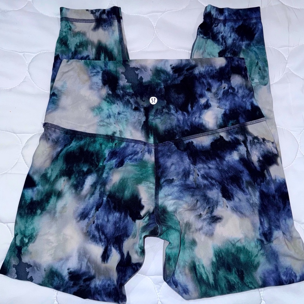 Like new Lululemon Align leggings- 8